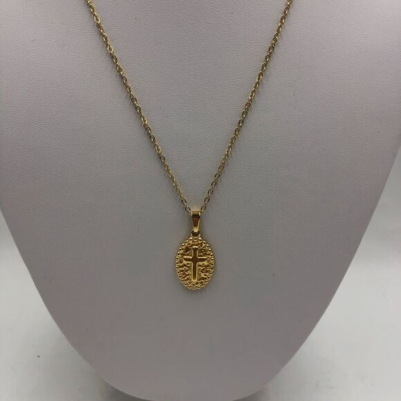 18K Gold Plated Round Cross Faith Religious Necklace Hypoallergenic Waterproof - Picture 4 of 12
